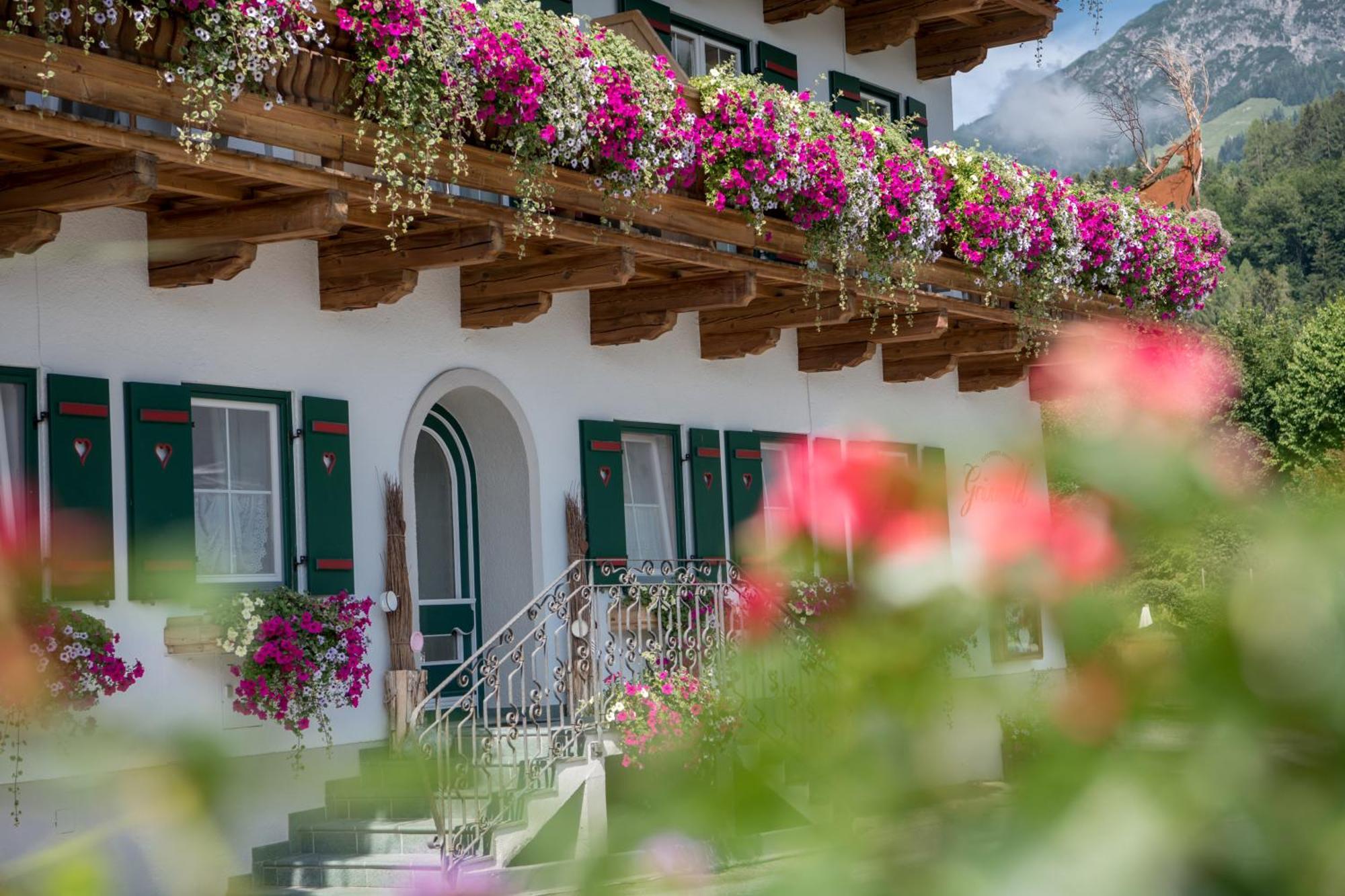 Gourmet-Hotel Gruenwald Leogang Exterior photo