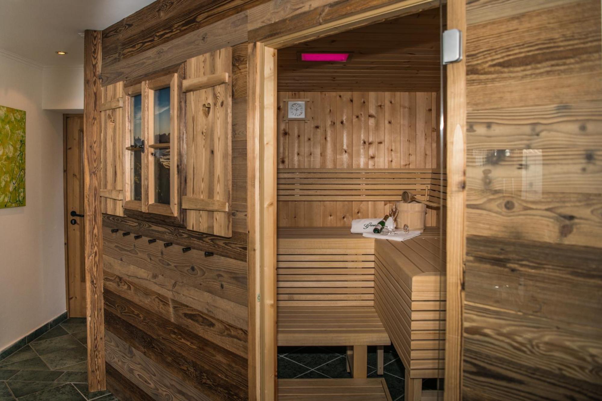 Gourmet-Hotel Gruenwald Leogang Exterior photo