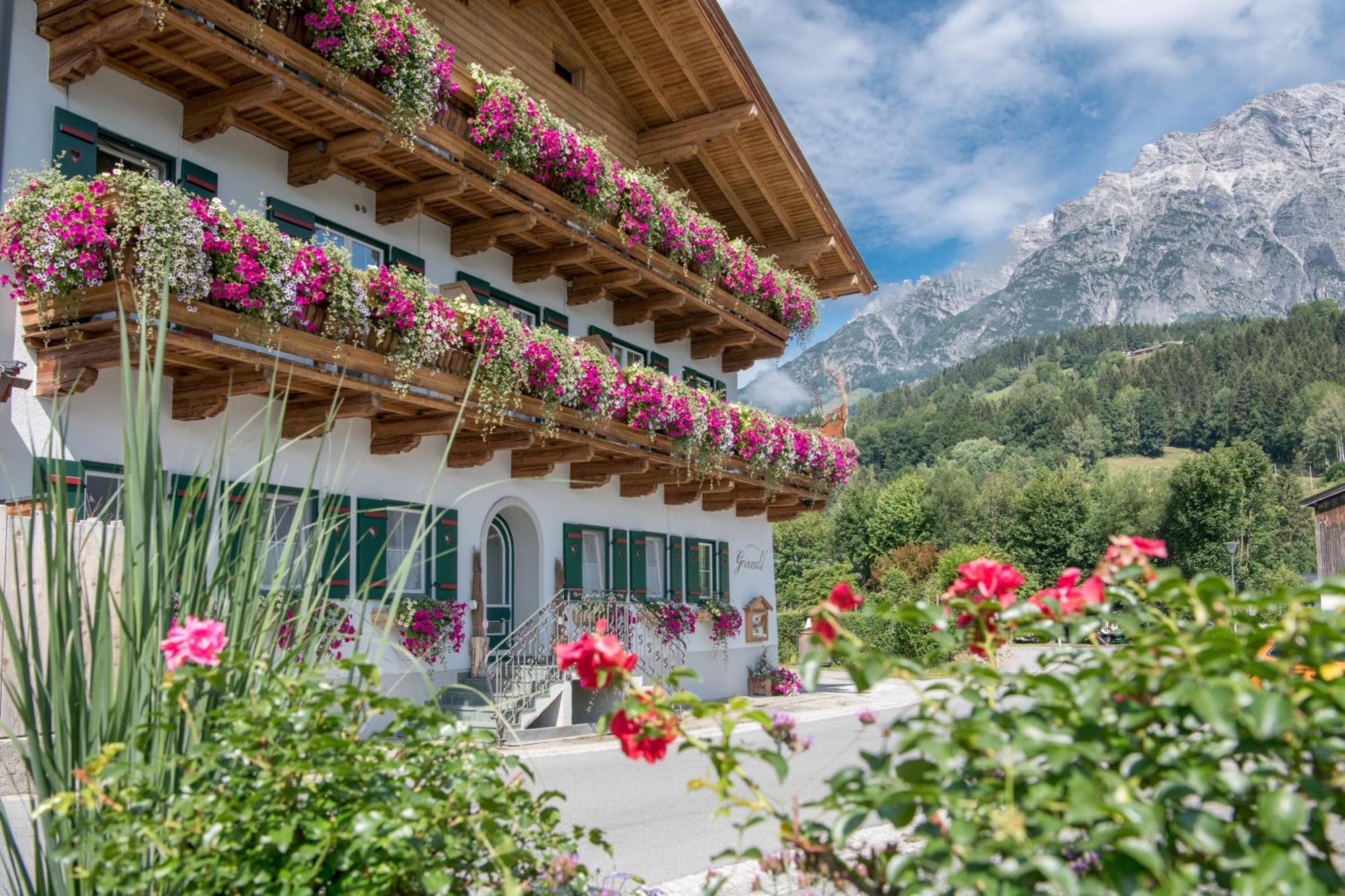 Gourmet-Hotel Gruenwald Leogang Exterior photo